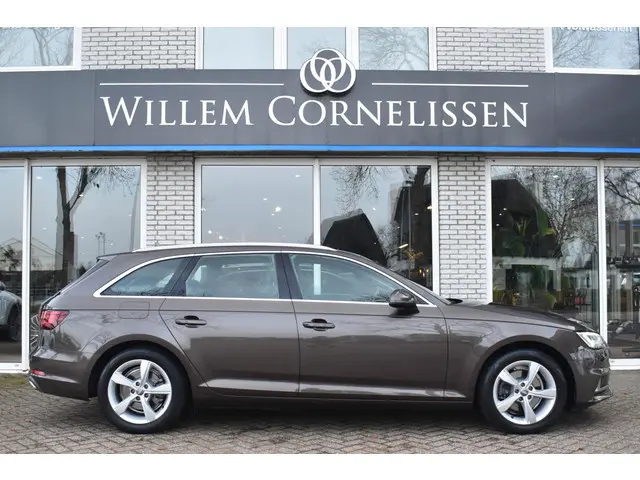 Audi A4 Avant 35 TFSI Sport Trekhaak Navi Xenon/LED