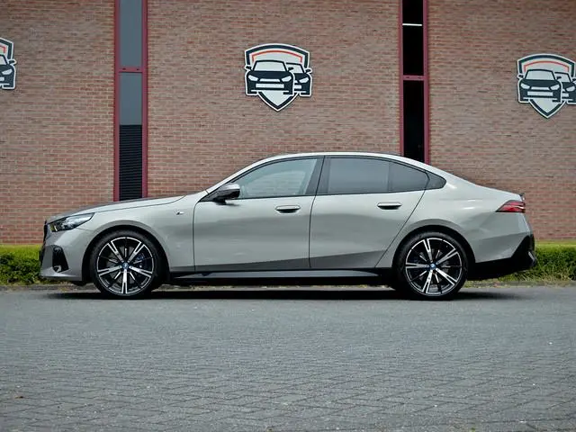 BMW i5 eDrive40 84 kWh M Sport Innovation | Zeer compleet