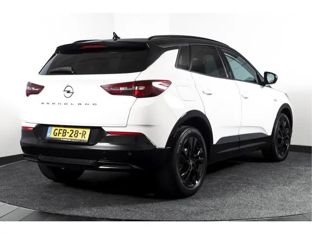 Opel Grandland 1.2 Turbo 130 PK GS Line - Automaat | Cruise | Winterpakket | PDC | Camera | NAV + Ap...