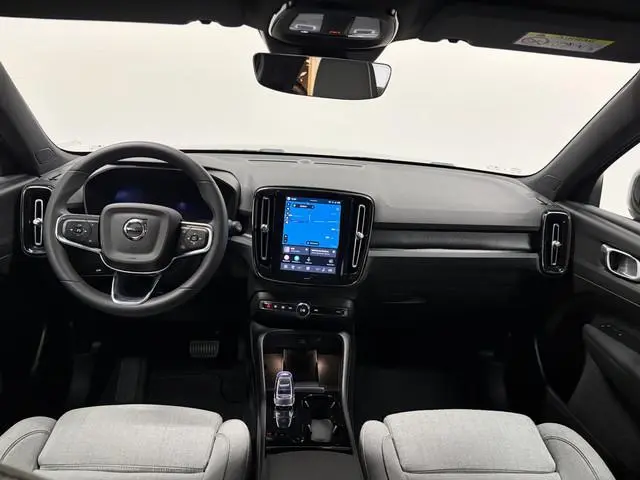 Volvo XC40 Recharge Plus 70 kWh SOH94.8% Warmtepomp/ Stoel & Stuurverw./ Camera/ Apple CarPlay