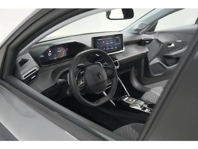 Peugeot 208 Hybrid 110 e-DCS6 Allure | Apple Carplay | Parkeersensoren Voor + Achter | Climate Contr...