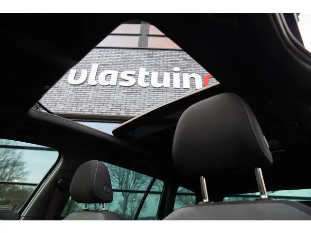 Volkswagen Golf Variant 1.5 TSI Highline Business R , Panoramadak, Adap. cruise, Trekhaak, Dynaudio