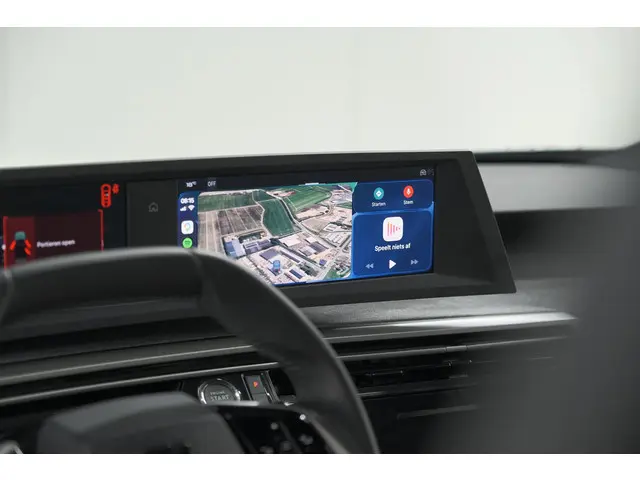 Peugeot 3008 1.2 Hybrid 136 Allure | Camera | Apple Carplay | Parkeersensoren