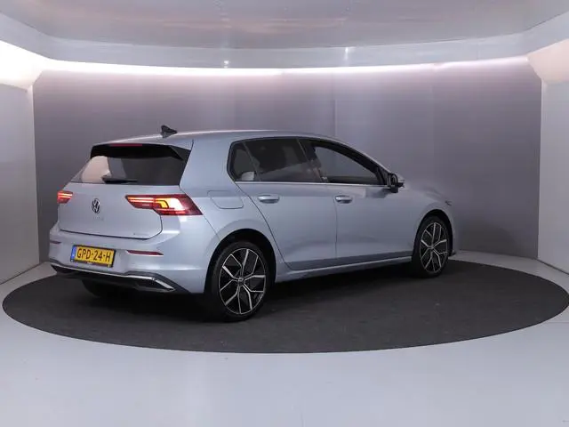 Volkswagen Golf 1.5 eHybrid 50 Edition 204pk| Camera| 18'LM-velgen| Voorstoelen met massage en verwa...