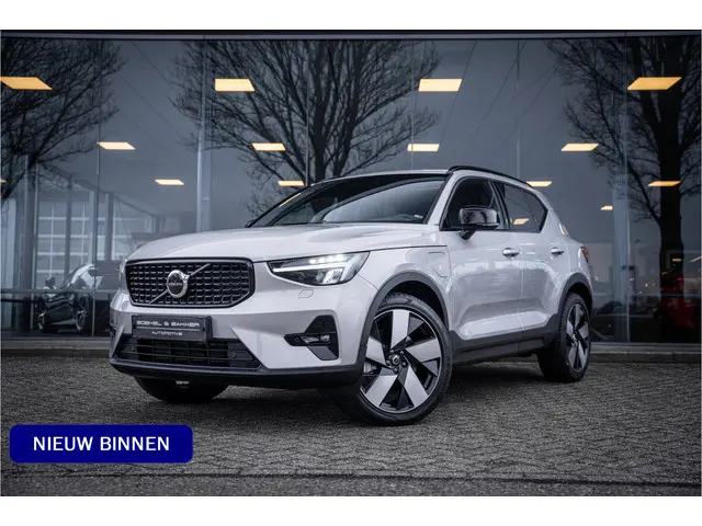 Volvo XC40 T4 Recharge Ultimate Dark ** Panodak ** Harman/Kardon ** Memory