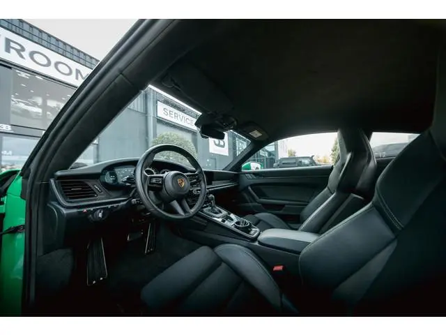Porsche 911 992 4.0 GT3 Touring | Sportchrono | achterasb. | Carbondak | Keram. remsyst. | BTW-auto...