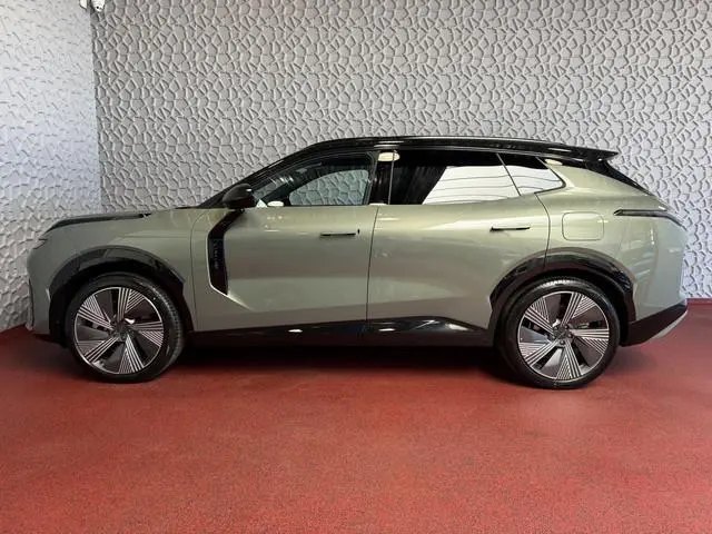 Lynk & Co 08