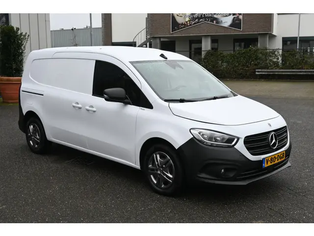 Mercedes-Benz Citan 110 CDI L2 Pro 3 Zitplaatsen, MBUX met camera