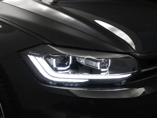 Volkswagen Polo 1.0 TSI R Line+ IQ Xenon Led Matrix, Carplay, Android Auto, Dynamic Select, ACC Crui...