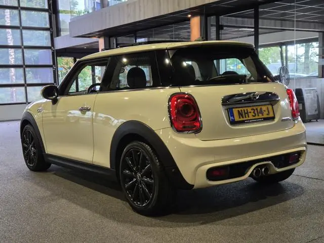 MINI 3-Deurs 2.0 Cooper S Panorama | LED | Navigatie | Cruise | Nette auto