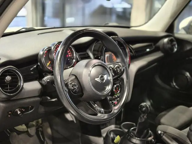 MINI 3-Deurs 2.0 Cooper S Panorama | LED | Navigatie | Cruise | Nette auto