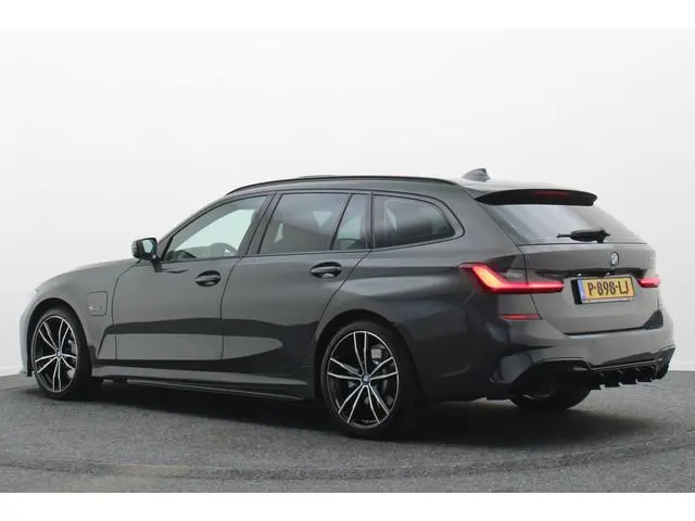 BMW 3-serie Touring 330e Business Edition Plus M-sport Org NL, Panoramadak, M-Sportstoelen, Carbon,...