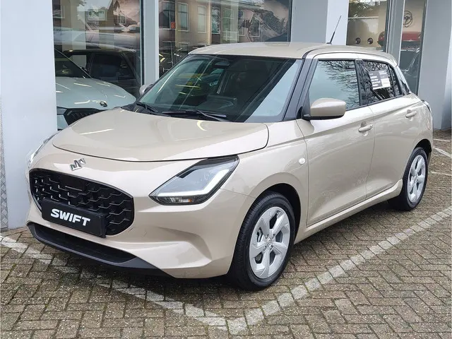 Suzuki Swift 1.2 SELECT SMART HYBRID Beschikbaar! | Tot 10 JAAR GARANTIE! | Inclusief € 1.500,- Voor...