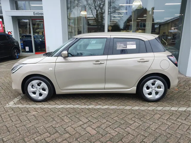 Suzuki Swift 1.2 SELECT SMART HYBRID Beschikbaar! | Tot 10 JAAR GARANTIE! | Inclusief € 1.500,- Voor...