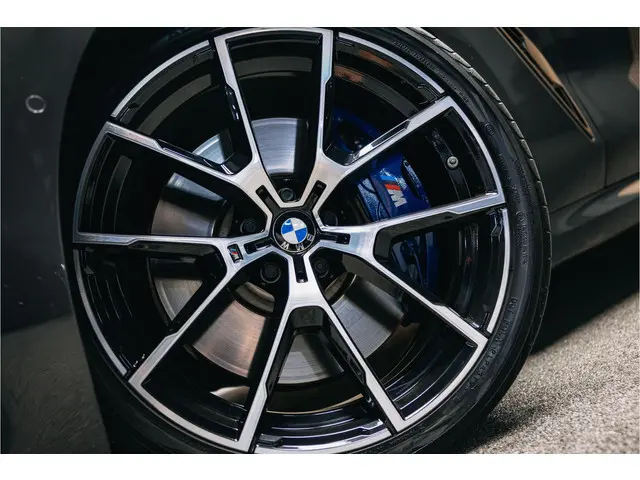 BMW 8 Serie M850i xDrive High Executive | Cabrio | Head-Up | 360 Camera | Bowers & Wilkins | Stuurve...