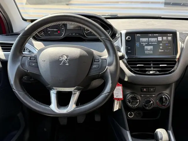 Peugeot 2008 1.2 PureTech Blue Lion 2e Eigenaar|Navi|Pano|D-riem vv in 2023|Airco|Cruise|Dealer Onde...