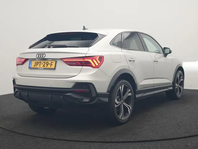 Audi Q3 Sportback 45 TFSI e 2x S Line PHEV 245pk Dealer O.H | Adaptive Cruise | Camera | Blis | Matr...