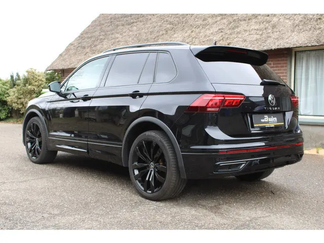 Volkswagen Tiguan 1.4 TSI eHybrid R-Line SOh 93,7% PANO LEER NAVI TH 55000KM!!