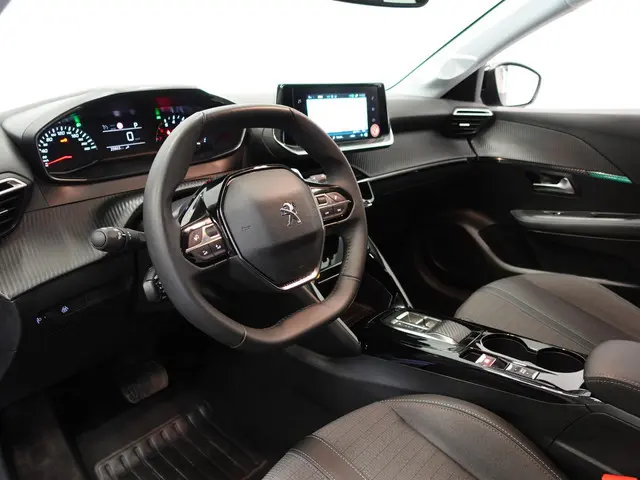 Peugeot 208 1.2 PureTech 100pk Automaat Allure Pack | Navigatie | Apple Carplay/Android Auto | Camer...