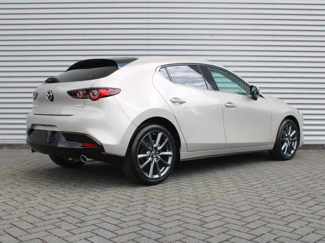 Mazda 3 2.5 e-SkyActiv-G M Hybrid 140 Exclusive-line | Nieuw | Stuur-/stoelverwarming | 360 Camera |...