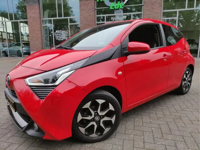 Toyota Aygo 1.0 VVT-i x-joy 15Inch LMV - Afn.trekhaak - Climatronic -DAB - Achteruitrijcamera - Appl...