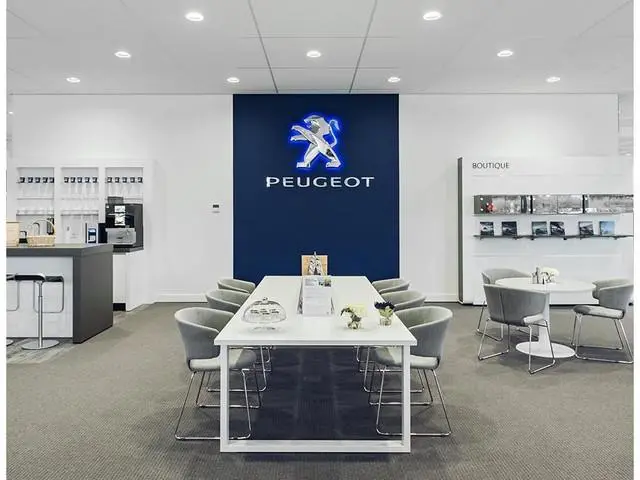 Peugeot e-5008