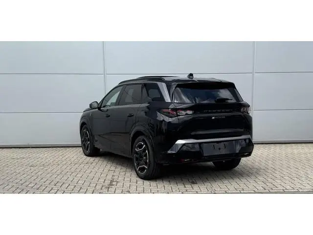 Peugeot e-5008