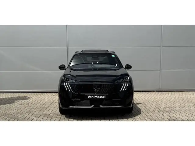 Peugeot e-5008