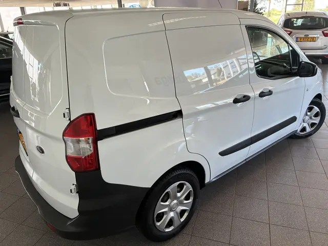 Ford Transit Courier
