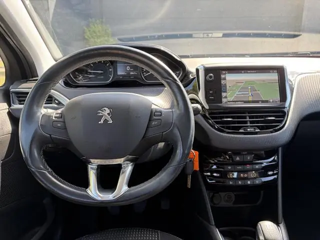 Peugeot 208 1.2 PureTech Allure 2e Eigenaar,Dealer Onderhouden,Carplay,Trekhaak,Navi,Clima,Cruise,Pd...