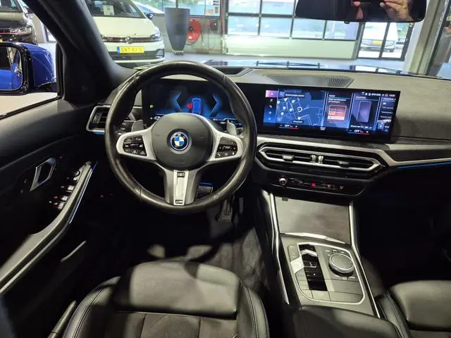 BMW 3-serie Touring 330e xDrive M-Sport | Panorama | HUD | Full optie