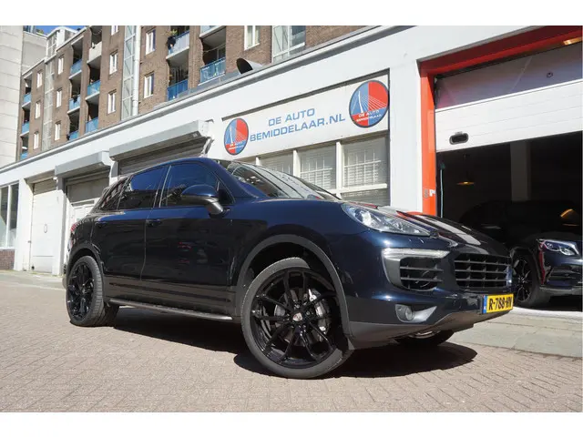 Porsche Cayenne 3.6 S 420pk | Panorama | Luchtvering | 22inch | Cruise + Lane | Volledig gedocumente...