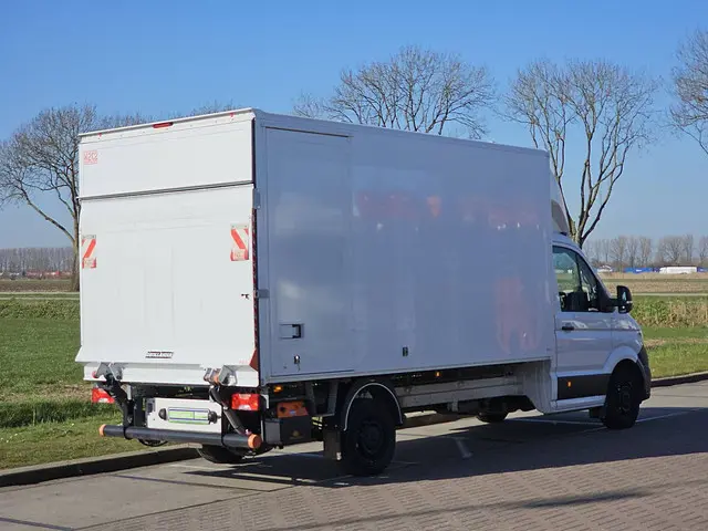 VOLKSWAGEN CRAFTER 35 2.0 bakwagen laadklep!