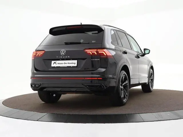 Volkswagen Tiguan 1.4 TSI 245pk DSG eHybrid R-Line Business+ · Panoramadak · Leder · 360 Camera · IQ...