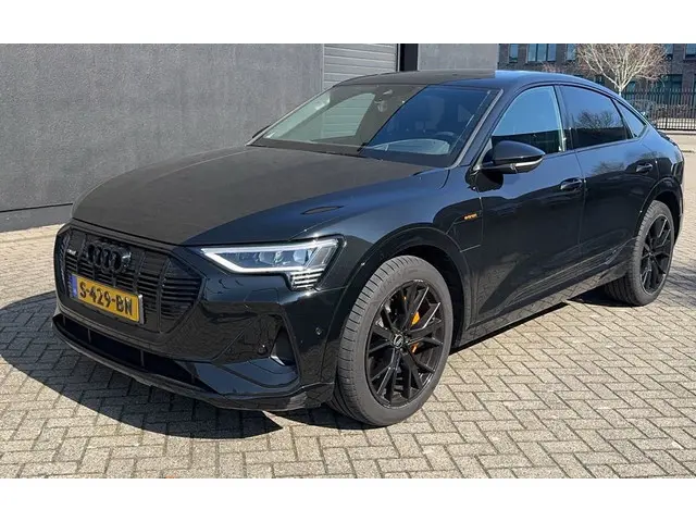 Audi e-tron Sportback 55 quattro S edition 95 kWh Panoramadak | B&O | HUD | LMV 21'' Wordt verwacht