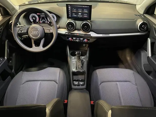 Audi Q2 35 TFSI S Edition 17"/Matrix LED/Camera/Adaptieve cruise/Keyless/PDC v+a/Stoelverwarming/App...