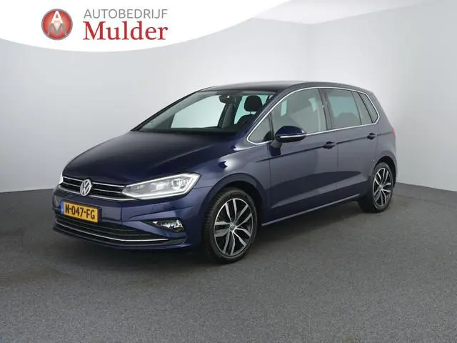 Volkswagen Golf Sportsvan 1.5 TSI ACT Highline | Zwenkhaak | Winterpakket | Camera | Navi | ACC |