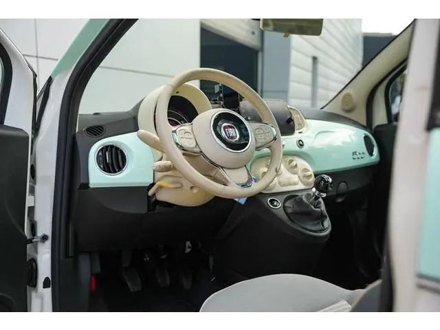 Fiat 500 0.9 TwinAir Turbo Collezione Panoramadak Airco Cruise Uconnect 16”LM Two Tone