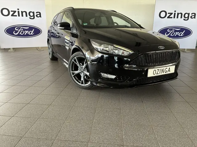 Ford Focus Wagon 125PK ST-Line 18-inch-navi-climatecontrole-privacyglass