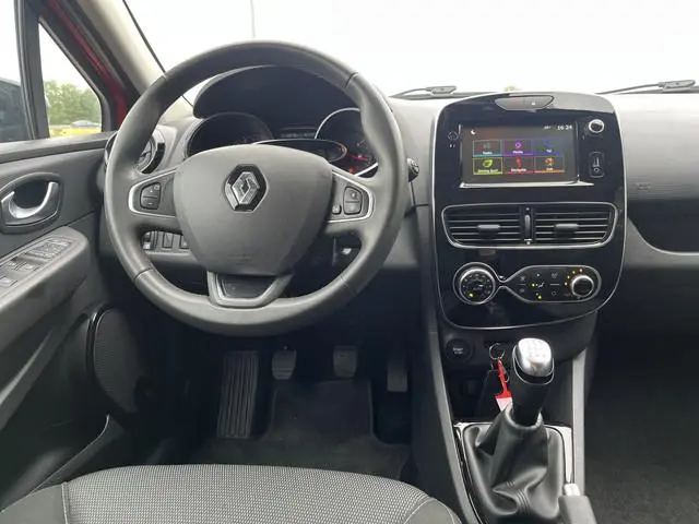Renault Clio 0.9 TCe Intens / Parkeerhulp.A / Climate / Keyless / Navigatie / Elek.Ramen V+A / LMV /
