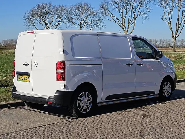 OPEL VIVARO 1.5 ac carplay euro6