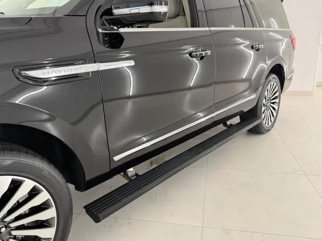 Lincoln Navigator