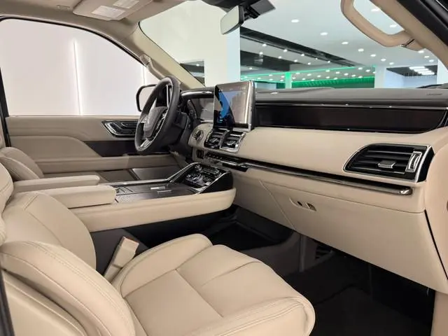 Lincoln Navigator