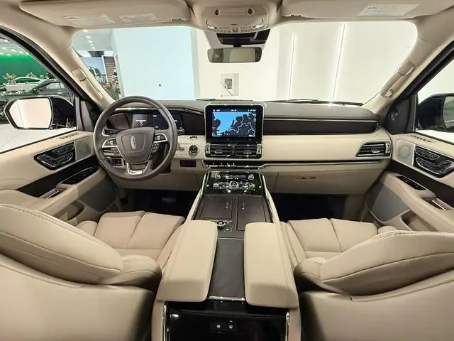 Lincoln Navigator