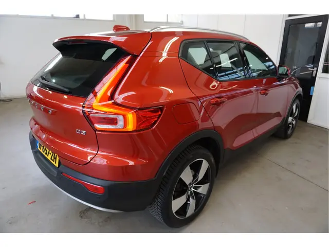 Volvo XC40 2.0 D3 Momentum Automaat Leder Parking-climate