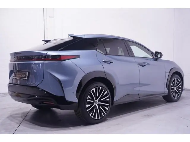 Lexus RZ