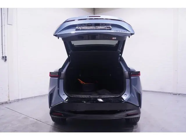 Lexus RZ