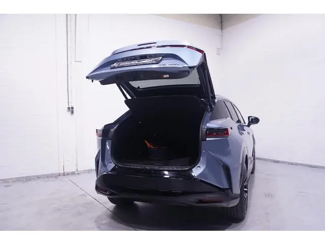 Lexus RZ