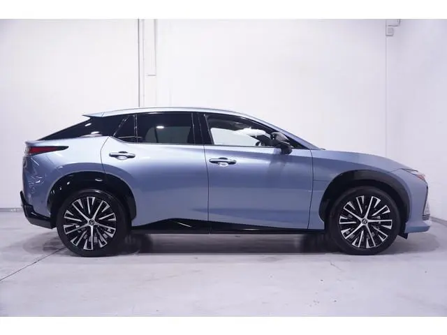 Lexus RZ