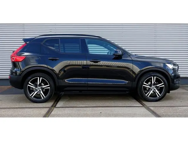 Volvo Xc40 1.5i T2 R-Design Aut8 I NL-Auto I 1e Eig. I Pilot Ass. I Android/Apple I
